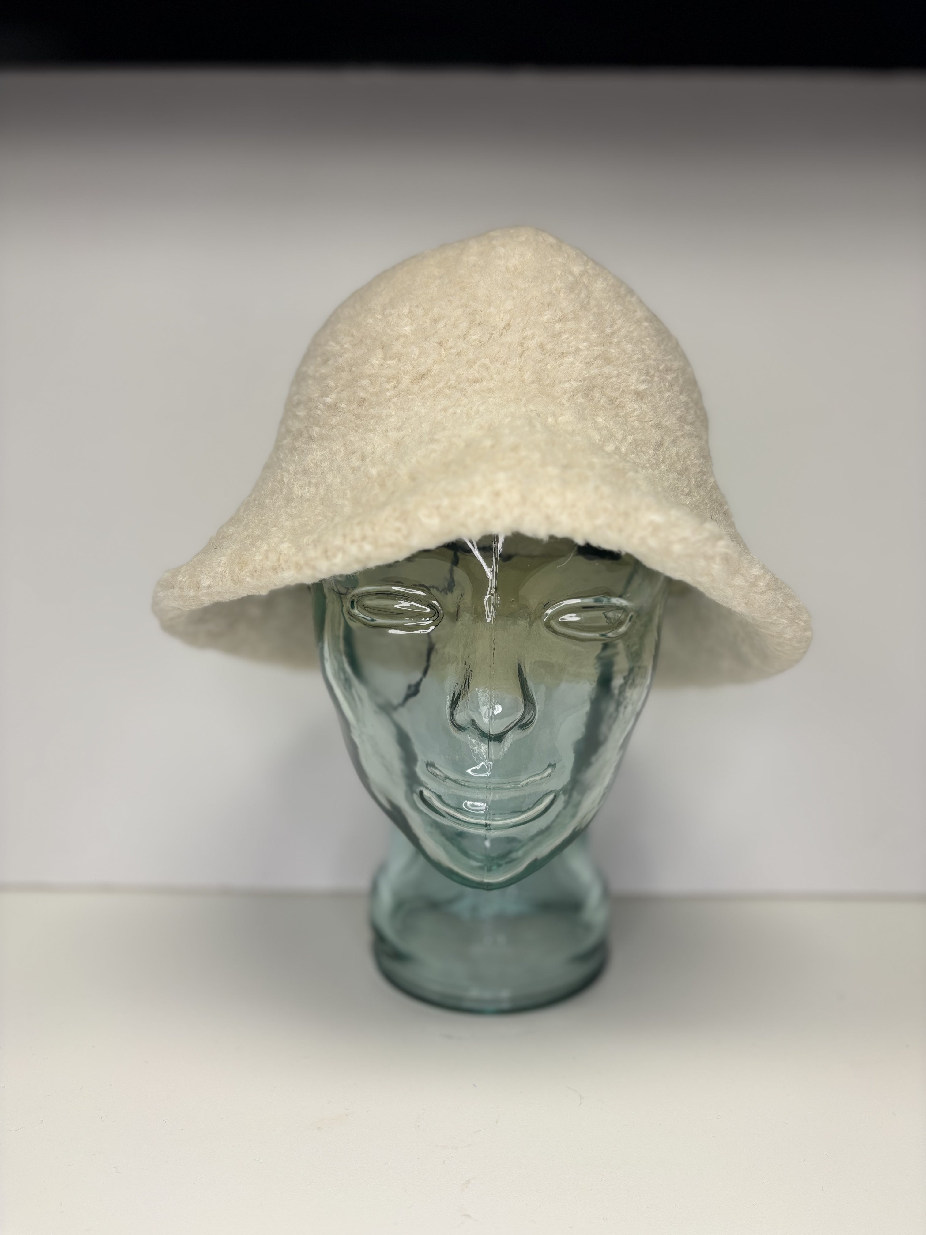 Eli Sherpa Bucket Hat Beige