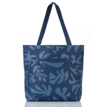 Load image into Gallery viewer, Reversible Tote Mo&#39;orea Navy
